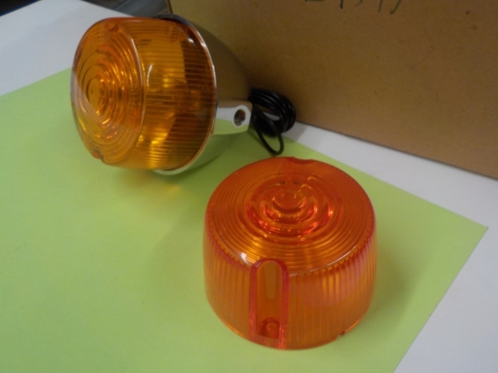 SPORTSTER FX "NEW REPO" TURNSIGNAL LENS AMBER 1973-85 #68483-73